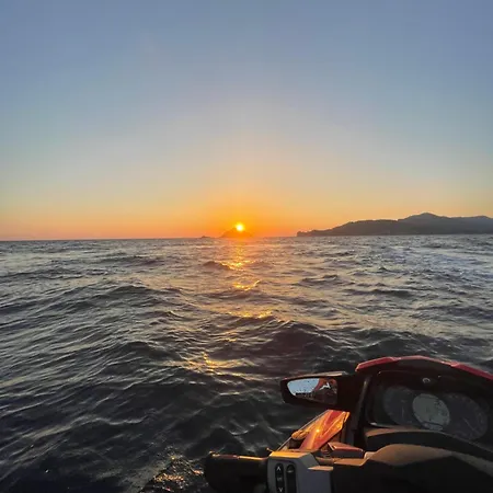 Redamare In The Center Of The