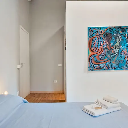 Redamare In The Center Of The *