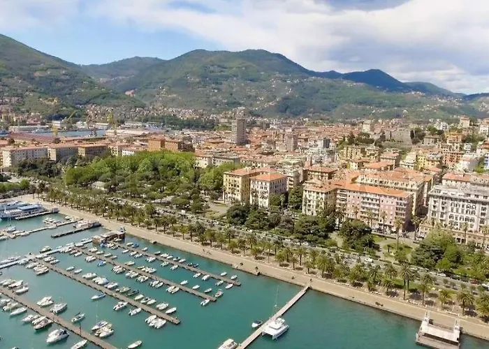 Redamare In The Center Of The * 斯培西亚