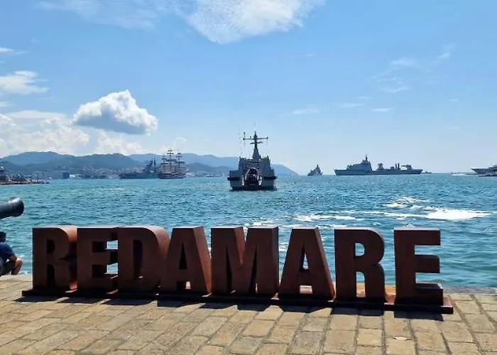 招待所 Redamare In The Center Of The *