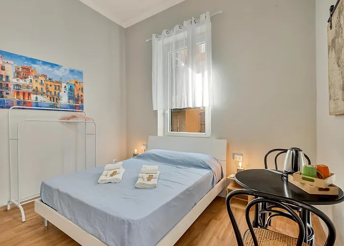 招待所 Redamare In The Center Of The *