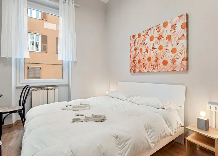 招待所 Redamare In The Center Of The *