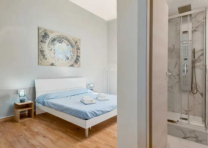 招待所 Redamare In The Center Of The *